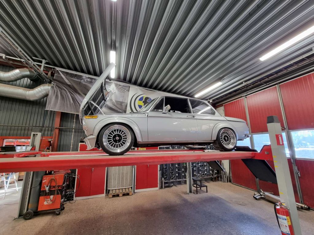 BMW 2002 -71 showroom ferrita sweden